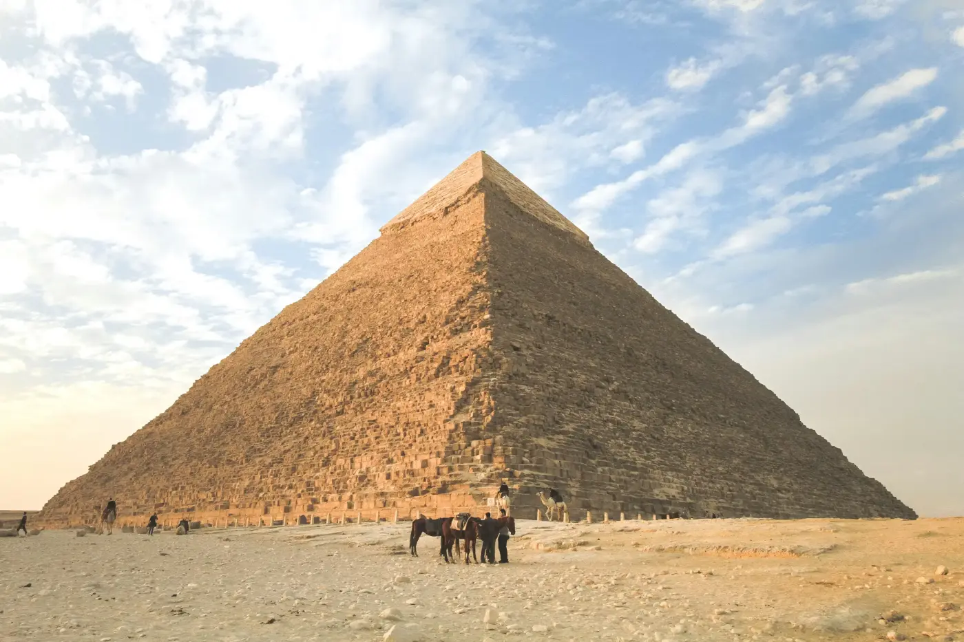 Cairo Layover Tour – Giza Pyramids, The Grand Egyptian Museum & Khan El-Khalili Bazaar.